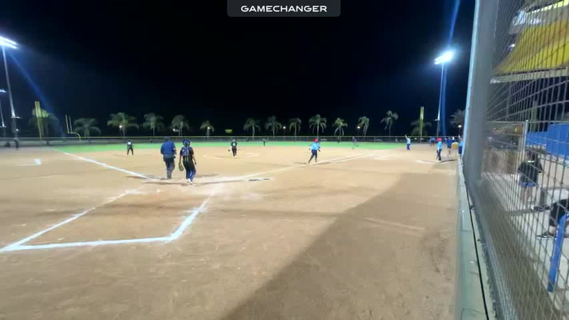 Bella Gomez (2027) Home Run vs. Breakers Labs Cortez_Banks 16U